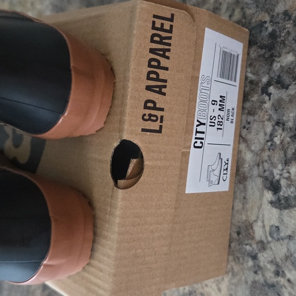 L&P Size 9 Baby Boy NEW Black and Brown Rain Boots - Picture 3 of 6